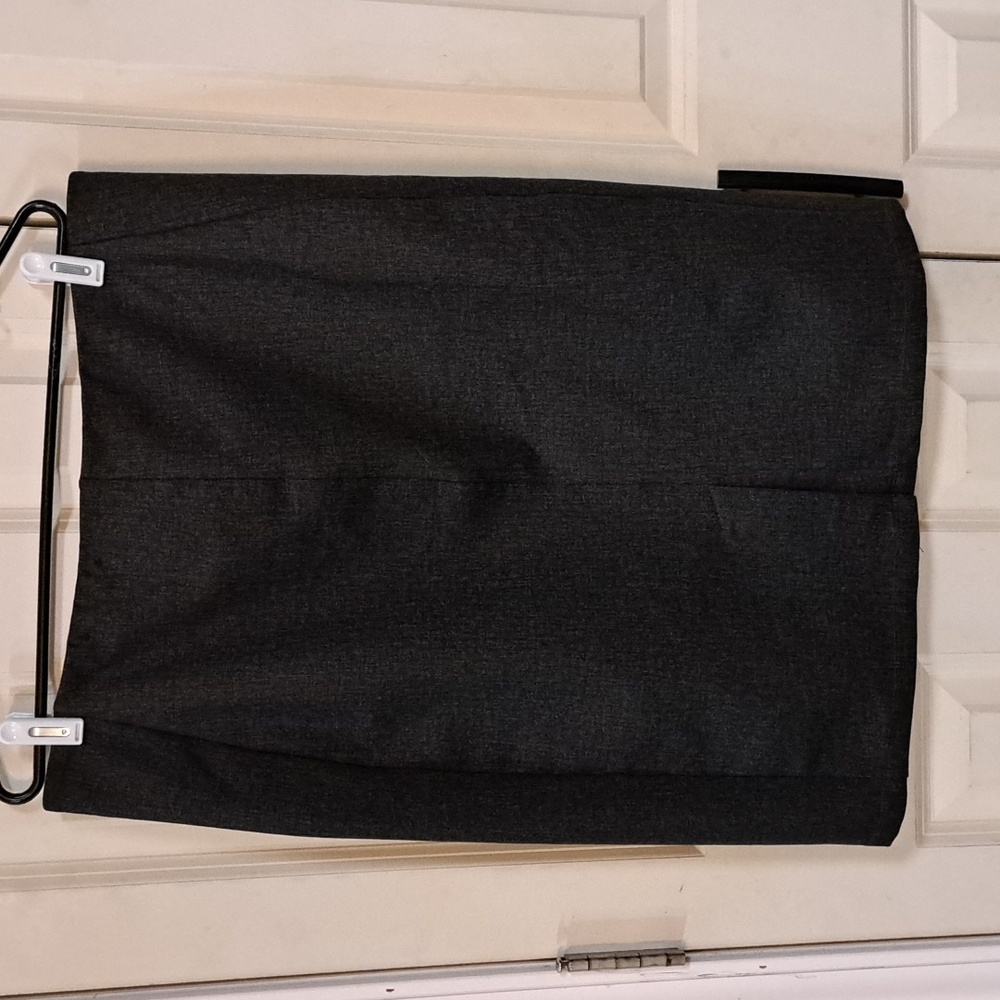 Chic Charcoal Women's Pencil Skirt - Picture 3 of 4